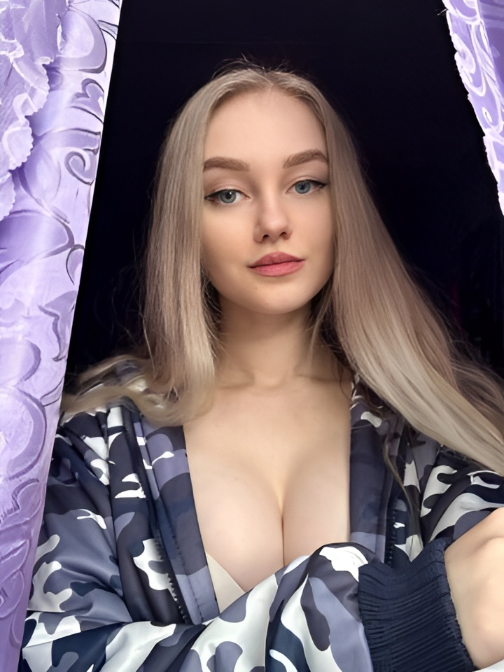 Анна привлекальеная девушка из Сухой лог цена от 3000 руб