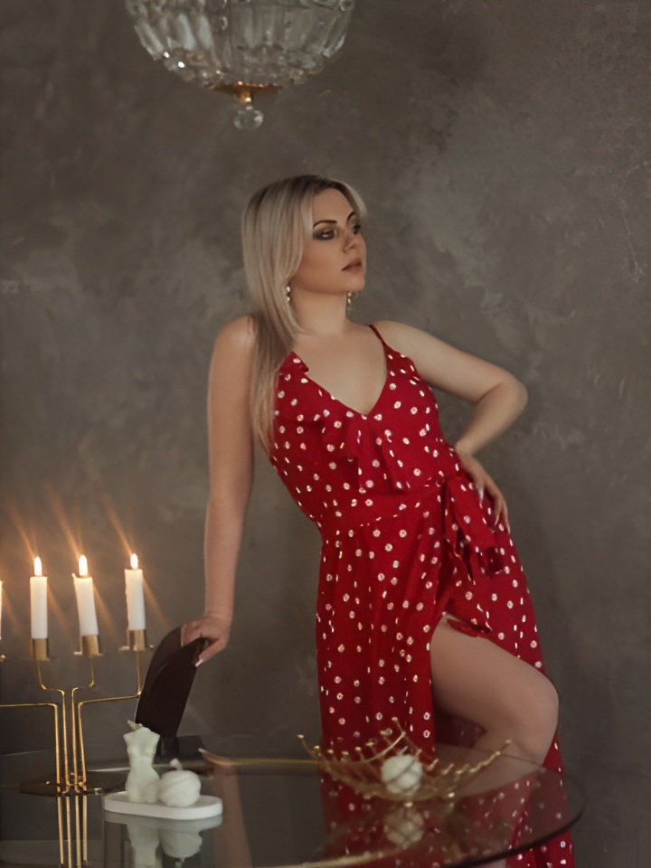 Варвара привлекальеная девушка из Сухой лог цена от 2500 руб