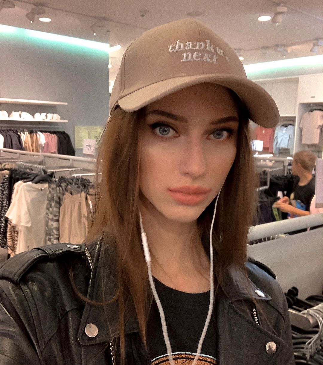 Лада привлекальеная девушка из Сухой лог цена от 3000 руб