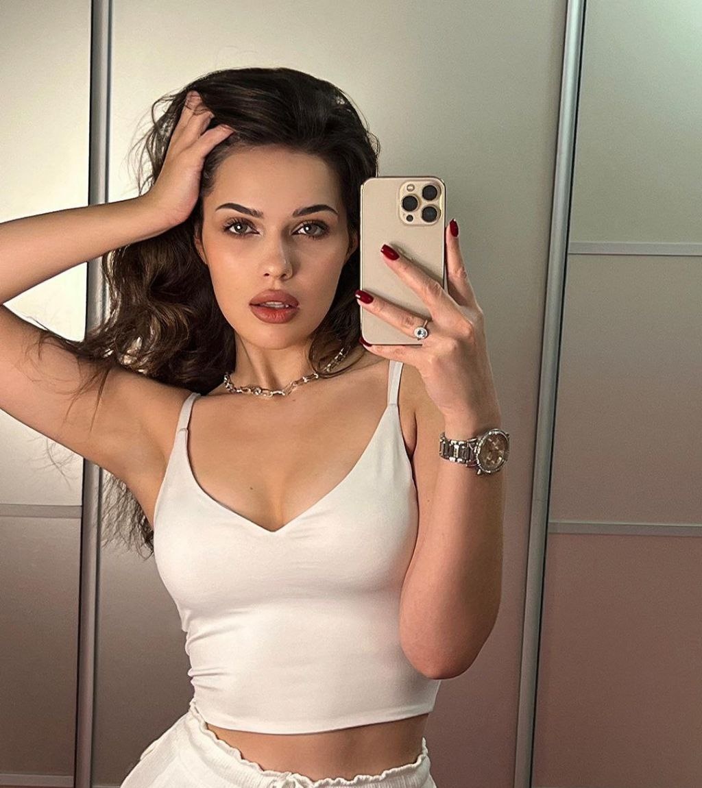 Ксюша привлекальеная девушка из Сухой лог цена от 3000 руб