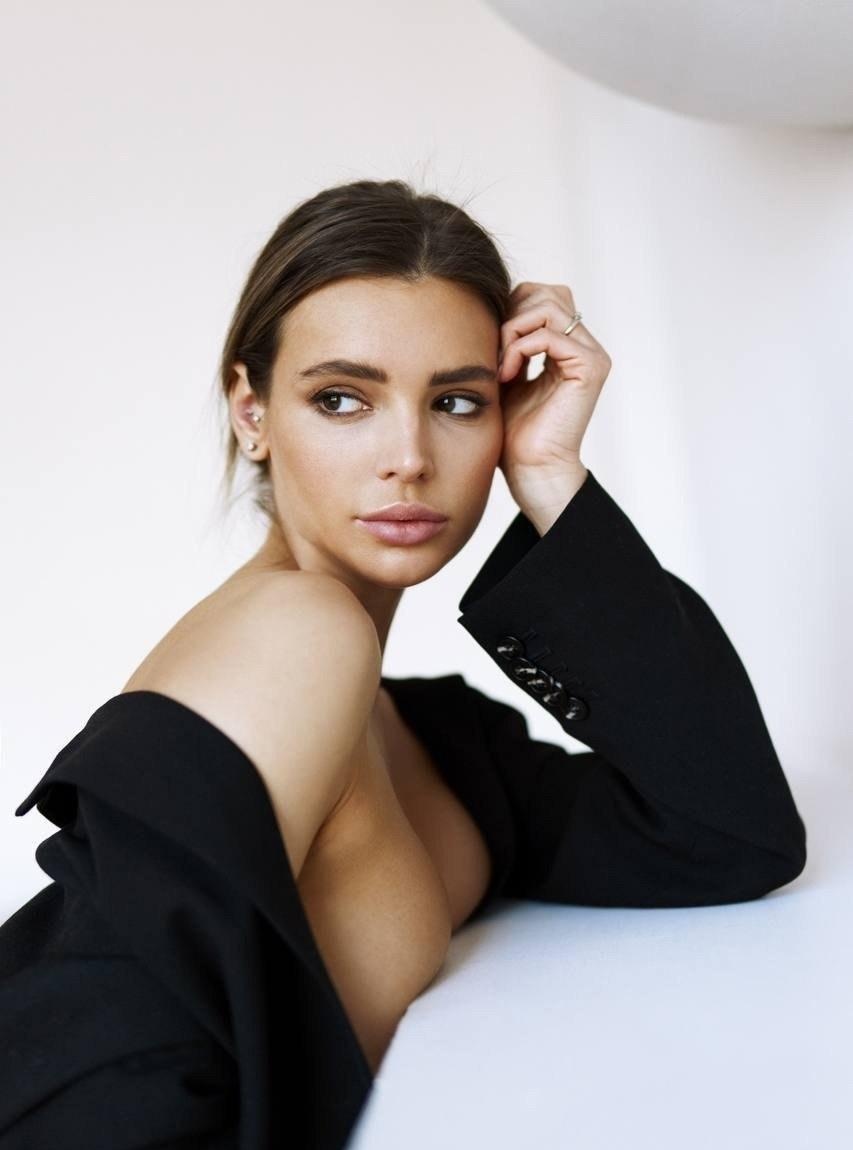 Санечка привлекальеная девушка из Сухой лог цена от 4000 руб