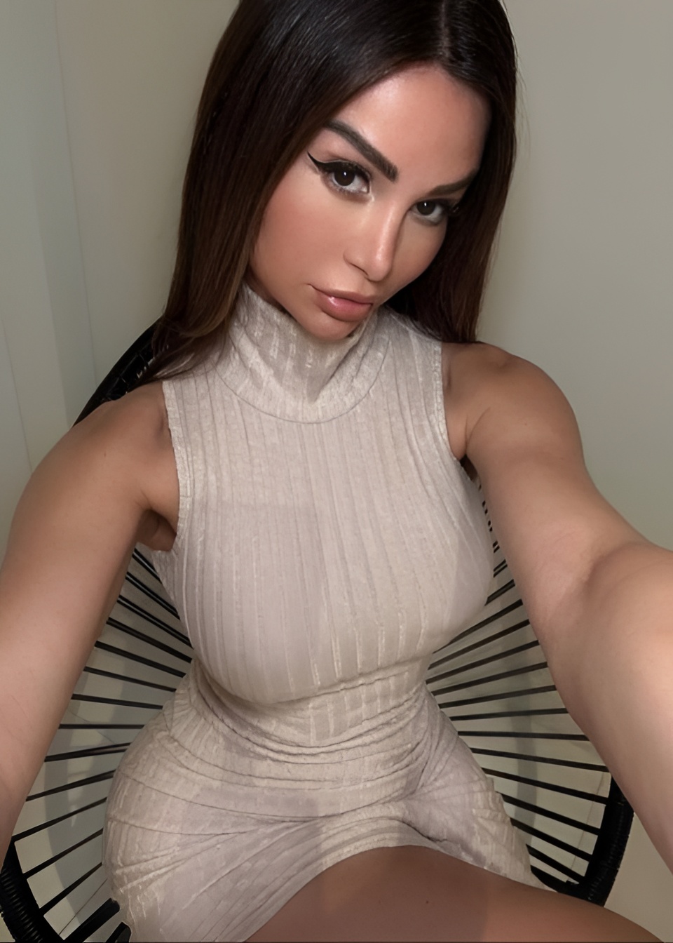 Дина привлекательная девушка из Сухой лог цена от 8000 руб