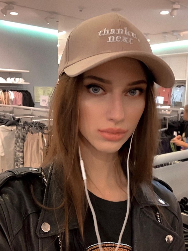 Лада привлекательная девушка из Сухой лог цена от 3000 руб