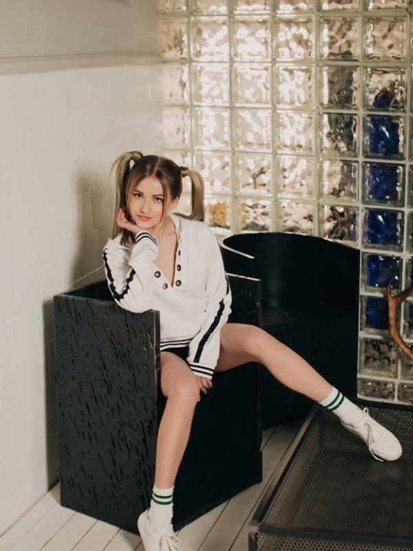 Роксана привлекательная девушка из Сухой лог цена от 3500 руб