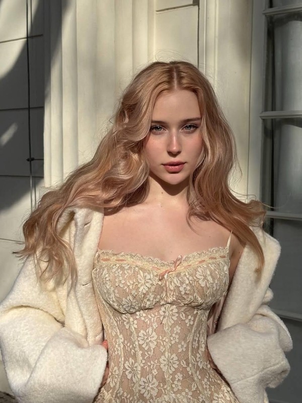 Рита привлекательная девушка из Сухой лог цена от 7000 руб